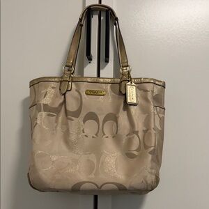 COACH vintage GOLD METALLIC
LARGE HANDBAG